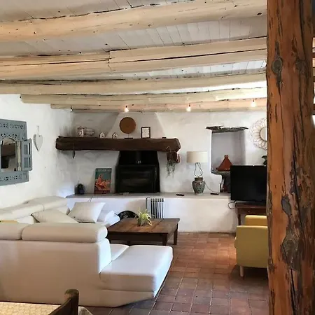 Maison De Charme Avec Piscine Et Jacuzzi Au Dessus De La Riviere Holiday home *