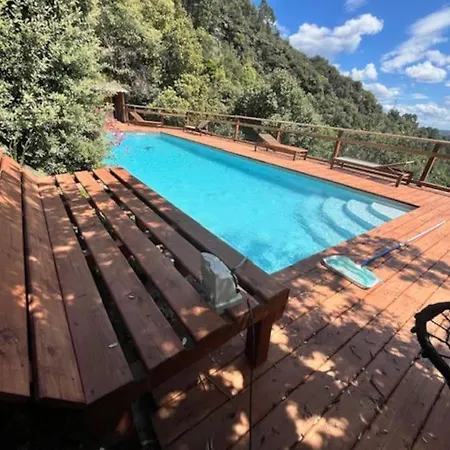 Holiday home Maison De Charme Avec Piscine Et Jacuzzi Au Dessus De La Riviere Malarce-sur-la-Thines